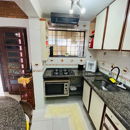 Apartamento com acesso a pé a Santa Rita - Enseada - Ubatuba-2